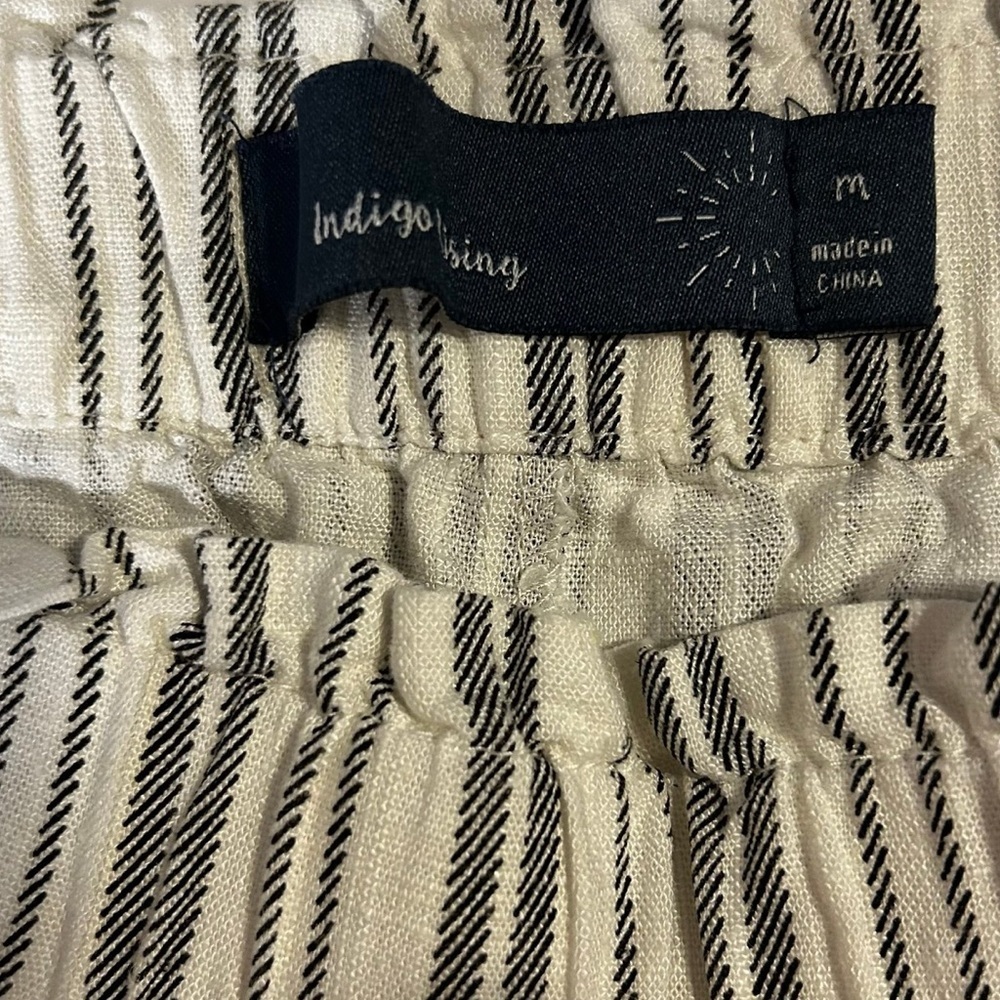 Indigo Rising linen cotton blend paper bag striped shorts. Size Medium - Picture 3 of 5
